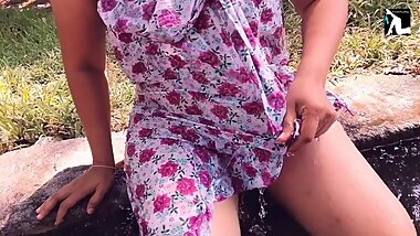 දොලට ගිහින් පුදුම මෝල් ගායක්නෙනෙ ඇල්ලුවේ මේකිට.. කටට ගත්තා සැපටම ,බඩු කටේම ගියා.. Step Sister Blowj