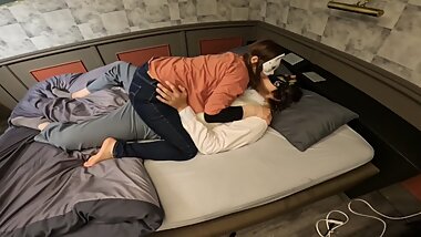 A Married Woman who is Creampied by an Adulterous Man on the Day she Promised to have Sex with her h