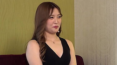 ラグジュTV 1514 彼氏との普通のセックスだけでは物足りない、もっと刺激と誰かに見られたいという強い願望を持つお姉様が登場！舌を濃厚に絡ませうっとり顔で男根を頬張り激しい彼氏では味わえないピストンによいしれる！ https://x.gd/W93sQ