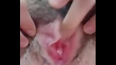 Sobrang Libog na Pinay Fingering Herself Nilabasan ng tamod -Masarap na Pinay