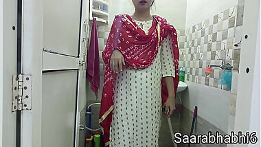 My Step Brother caught me taking bath in bathroom secretly and fucked xnxx by herself